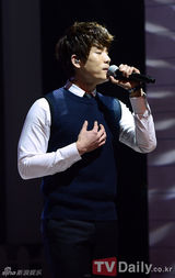 组图：韩团2AM暌违3年携新专辑回归举行发布会