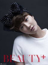 高清组图：李诗英中性风写真 短发展帅气魅力