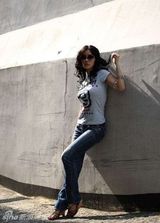 组图：韩第一车模素颜私照被吐槽判若两人