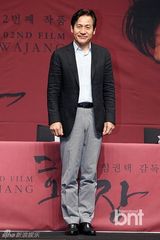 组图：安圣基出席林权泽导演新作记者会