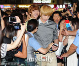 组图：f(x)等飞赴日本 东方神起遭围堵