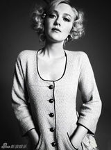 组图：达科塔-范宁金色卷发登封面 萝莉初成长