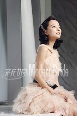 组图：王珞丹拍婚纱写真 笑言等待缘分“鸭梨不大”