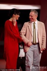 组图：《黑马》首映 布莱尔带初生儿子走红毯