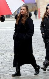 组图：索菲亚-维加拉摩登现身《衰落舞男》片场