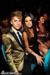 组图：赛琳娜自由出入比伯家疑再度复合