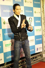 组图：KKBOX风云榜 萧敬腾称收恐吓信影响心情