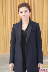 组图：方逸华跪拜邵逸夫 刘德华张学友致祭