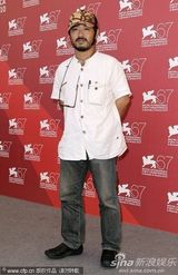 高清图：《极限迷宫》发布会 导演清水崇变蜘蛛人