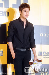 组图：李敏镐少女时代等群星助阵《大明猩》