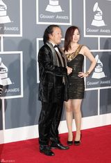 高清组图：张靓颖大秀好身材 携手喜多郎走红毯