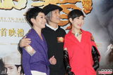 组图：舒淇获周星驰两度亲脸 称高攀不起