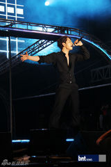 组图：2PMKARA等韩团亮相冲绳国际音乐节