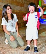 组图：陈慧琳收长子礼物感动 幼子大眼肉脸嘟嘟