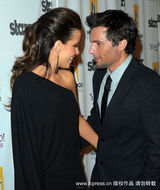 幻灯图集：好莱坞颁奖礼 克鲁格回眸一笑百媚生