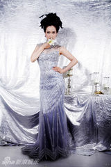 组图：芙蓉姐姐化身僵尸新娘 透视婚纱红唇滴血