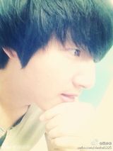 组图：“中国版李敏镐”火爆微博 原为报社记者