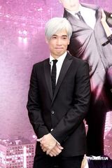 高清图：《飞女》剧组搞怪宣传 蔡少芬演活港女角色