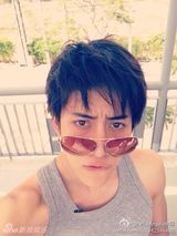 组图：泰版《浪漫满屋》走红 邪魅男主迷倒少女