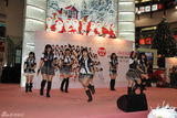 组图：日本组合AKB48成员香港会歌迷热情亲民