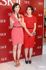 组图：徐濠萦不与老公过节 郭蔼明带妹妹亮相