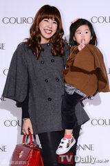 组图：T-ara郑柔美林时完等亮相时尚活动