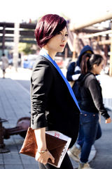 组图：陈数《男闺蜜》红短发剧照时尚似街拍