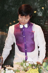 组图：金赵光秀与同性男友开婚前记者会秀甜蜜