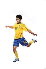 幻灯：《耀出彩》改版照曝光 戚薇袁成杰变球场宝贝