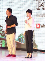 组图：姜武星月盛典获年度最佳红鞋奖