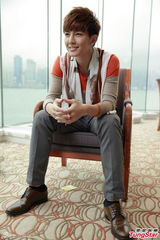 组图：炎亚轮精美写真 享受刻骨铭心恋爱