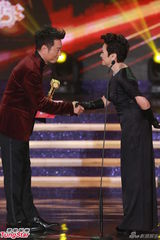 组图：黎耀祥凭《大太监》获最佳男主角 第三次封帝