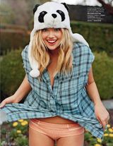 组图：超模阿普顿抛性感登刊 还原少女可爱本性