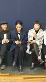 组图：王菲亮相巴黎时装秀 粉丝围观气场足