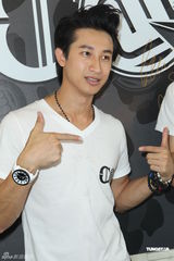 组图：飞轮海今年无缘合体 Darren计划向女友求婚