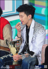 组图：Dal shabet等歌手点亮《Show Champion》现场