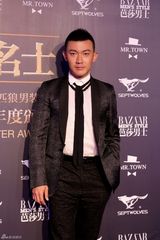 组图：聂远帅气亮相时尚活动 彰显绅士男人魅力品格