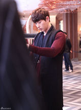 组图：韩星朴海镇上海购物装扮时尚