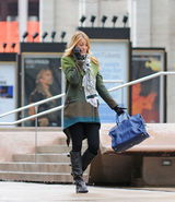 高清组图：布莱克-莱弗利亮相《绯闻女孩》片场