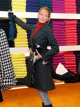 幻灯图集：碧昂斯东京代言名品 希尔顿录制脱口秀