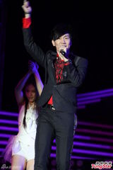 组图：王心凌不谈新恋情 罗志祥庾澄庆比拼热舞