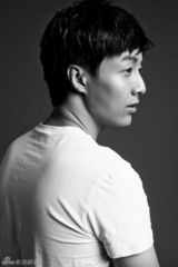 组图：杨金承写真搞怪 “神仙哥哥”演绎男人时尚