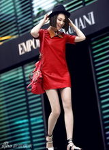 组图：范文芳换潮帽时尚街拍率性洒脱