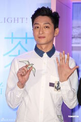 组图：任贤齐新片中年出柜 范晓萱不排斥三人行