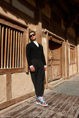 组图：何晟铭敦煌时尚大片 儒雅动感双面魅力