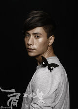 组图：《肩上蝶》写真 陈坤梁咏琪江一燕低调华丽