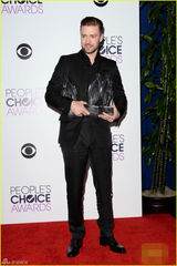 组图：第40届人民选择奖星光熠熠 小罗伯特现身