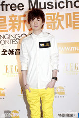 幻灯图：英皇新秀歌唱大赛 容祖儿古巨基出席