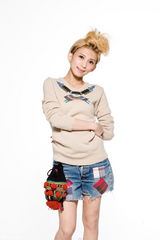 组图：戴佩妮巡演将启动 写真曝光