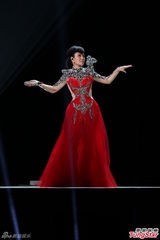 组图：江蕙劈腿挑战现代舞 阿妹买燕窝送二姐